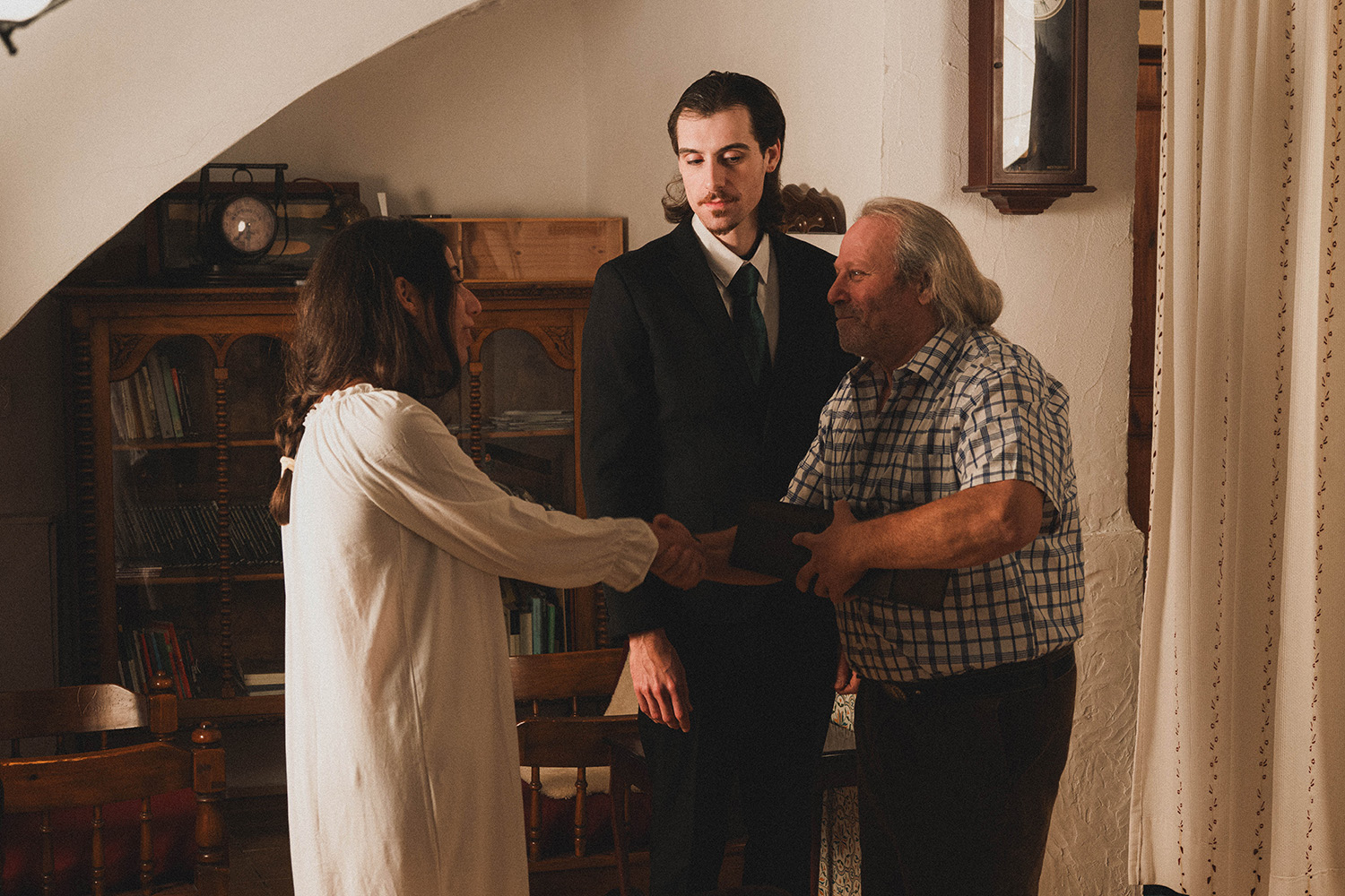 Los actores durante la escena.