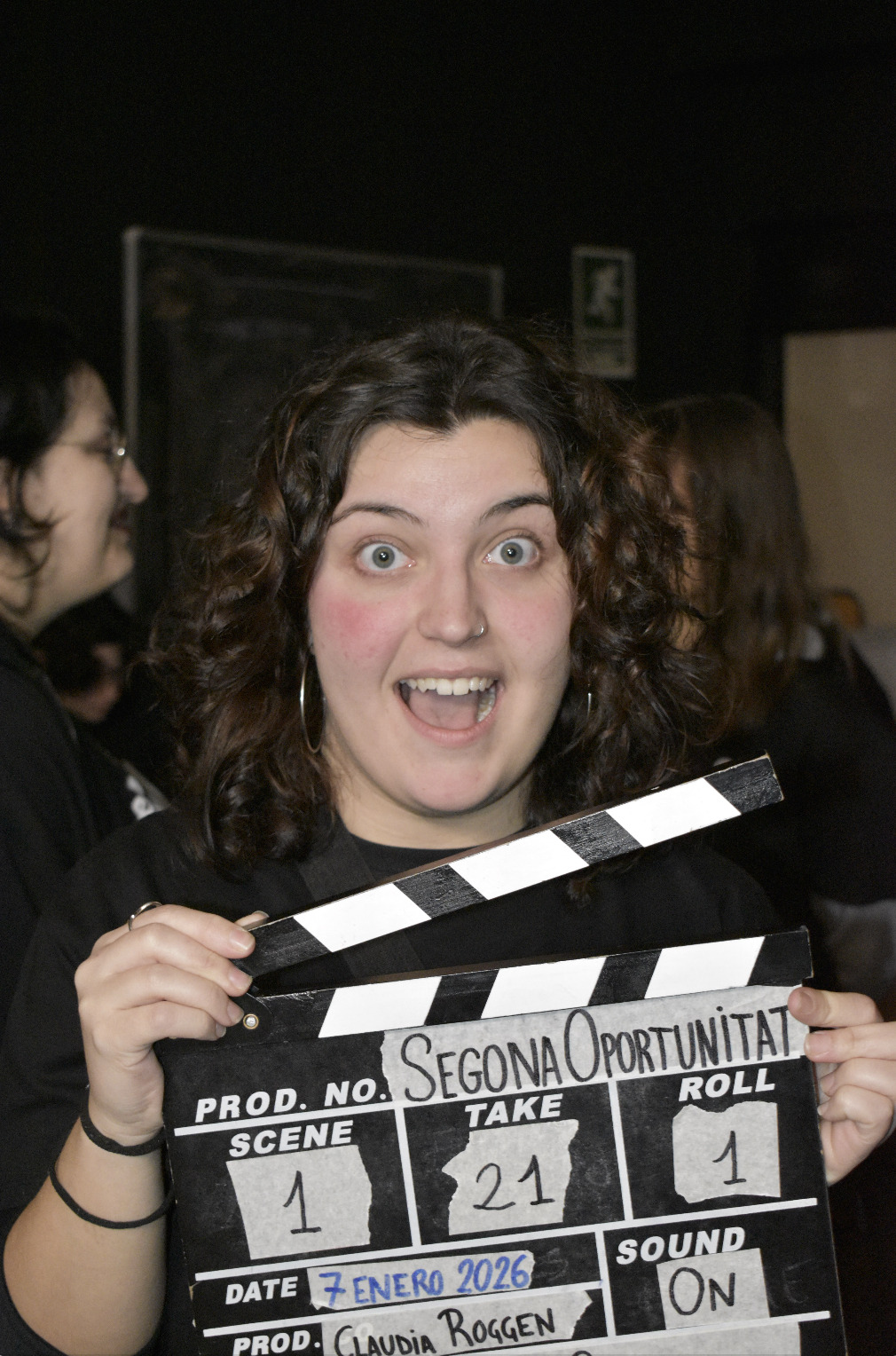 Fotografia d'un dels dies de rodatge on es veu a l'equip treballant