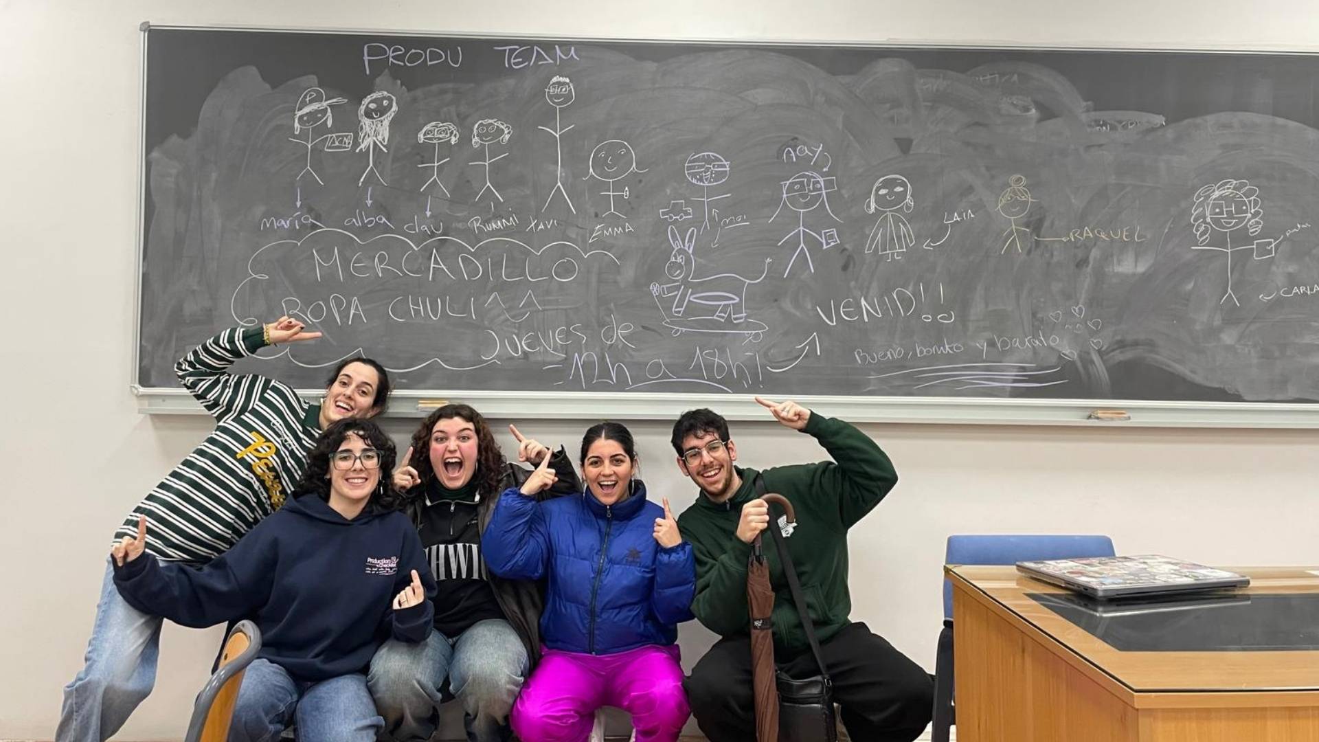 L'equipo de produ en la preparació del mercadet